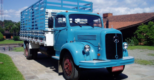  A História da Mercedes Benz nas estradas brasileiras  