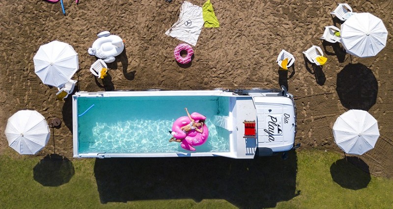 Caminhão Piscina? Foi Assim Com O Mercedes-Benz Na Argentina, Confira: